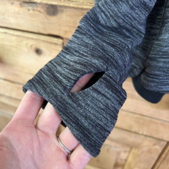 Lululemon Dark Heather Gray Long Sleeve Shirt Crewneck Athletic Womens Size 6 - Picture 6 of 12